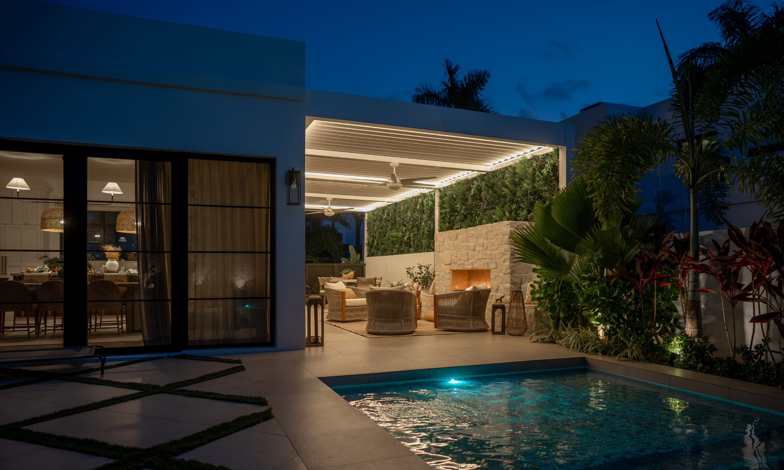How Motorized Pergola Louvers Work in Austin TX | LUME